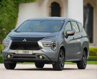 Vooraanzicht van een huurauto Mitsubishi Xpander in Dubai, Verenigde Arabische Emiraten ✓ Auto #10545. ✓ Transmissie Automatisch TM ✓ 0 beoordelingen.