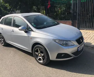 Vooraanzicht van een huurauto SEAT Ibiza SW in Tirana, Albanië ✓ Auto #10546. ✓ Transmissie Handmatig TM ✓ 0 beoordelingen.