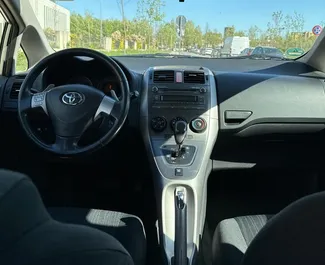 Verhuur Toyota Auris. Economy, Comfort Auto te huur in Albanië ✓ Borg van Borg van 100 EUR ✓ Verzekeringsmogelijkheden TPL.