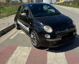 Vooraanzicht van een huurauto Fiat 500 in Tirana, Albanië ✓ Auto #10558. ✓ Transmissie Handmatig TM ✓ 1 beoordelingen.