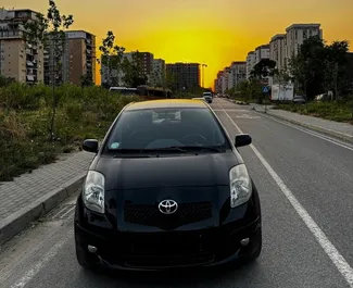 Autohuur Toyota Yaris #10604 Handmatig in Tirana, uitgerust met 1,3L motor ➤ Van Iglis in Albanië.