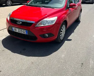 Vooraanzicht van een huurauto Ford Focus in Durrës, Albanië ✓ Auto #10671. ✓ Transmissie Handmatig TM ✓ 0 beoordelingen.