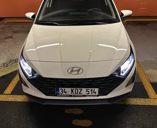 Vooraanzicht van een huurauto Hyundai i20 in Istanbul, Turkije ✓ Auto #10651. ✓ Transmissie Automatisch TM ✓ 0 beoordelingen.