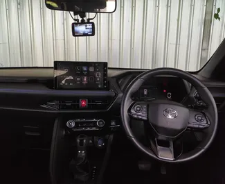 Interieur van Toyota Yaris Cross te huur in Thailand. Een geweldige auto met 4 zitplaatsen en een Automatisch transmissie.