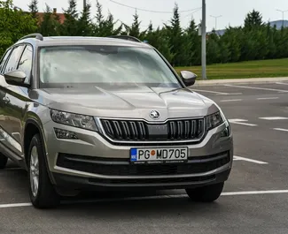 Vooraanzicht van een huurauto Skoda Kodiaq in Podgorica, Montenegro ✓ Auto #10712. ✓ Transmissie Automatisch TM ✓ 0 beoordelingen.