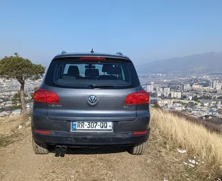 Autohuur Volkswagen Tiguan 2011 in in Georgië, met Benzine brandstof en 170 pk ➤ Vanaf 143 GEL per dag.