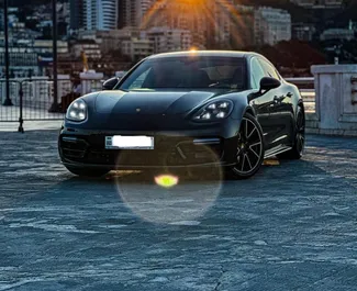 Vooraanzicht van een huurauto Porsche Panamera in Bakoe, Azerbeidzjan ✓ Auto #10776. ✓ Transmissie Automatisch TM ✓ 0 beoordelingen.