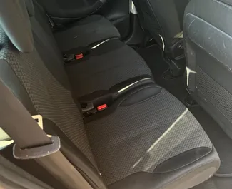 Citroen C4 Grand Picasso 2010 beschikbaar voor verhuur in Durrës, met een kilometerlimiet van onbeperkt.