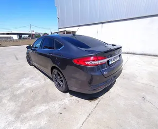 Ford Fusion Sedan 2018 met Vooraandrijving systeem, beschikbaar op de luchthaven van Koetaisi.