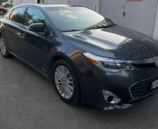 Autohuur Toyota Avalon 2019 in in Georgië, met Hybride brandstof en 150 pk ➤ Vanaf 170 GEL per dag.