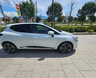 Autohuur Renault Clio 4 2021 in in Albanië, met Benzine brandstof en 80 pk ➤ Vanaf 32 EUR per dag.