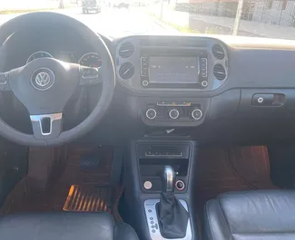 Autohuur Volkswagen Tiguan 2016 in in Albanië, met Benzine brandstof en 150 pk ➤ Vanaf 40 EUR per dag.