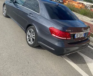 Autohuur Mercedes-Benz E-Class 2015 in in Albanië, met Benzine brandstof en 136 pk ➤ Vanaf 40 EUR per dag.