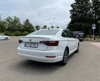 Benzine motor van 1,4L van Volkswagen Jetta 2019 te huur in Tbilisi.