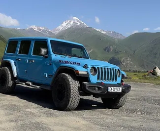 Jeep Wrangler Rubicon 2021 beschikbaar voor verhuur in Tbilisi, met een kilometerlimiet van 250 km/dag.