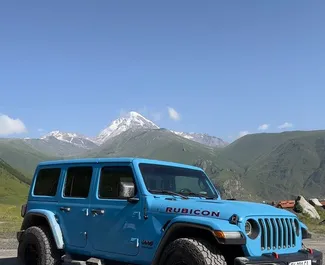 Benzine motor van 2,0L van Jeep Wrangler Rubicon 2021 te huur in Tbilisi.