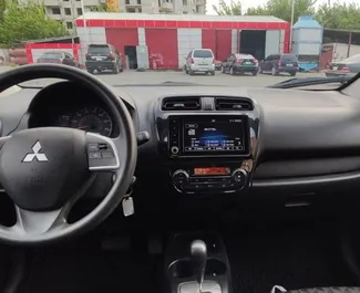 Benzine motor van 1,2L van Mitsubishi Mirage 2021 te huur in Jerevan.