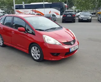 Autohuur Honda Fit 2012 in in Georgië, met Hybride brandstof en 160 pk ➤ Vanaf 63 GEL per dag.