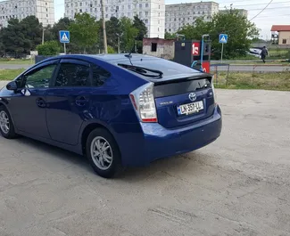 Autohuur Toyota Prius 2014 in in Georgië, met Hybride brandstof en 160 pk ➤ Vanaf 72 GEL per dag.