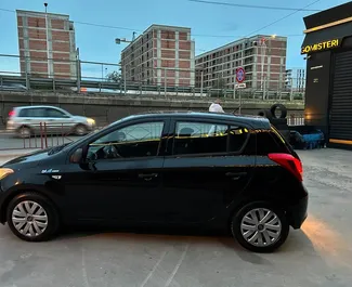 Hyundai Ix20 2014 beschikbaar voor verhuur op de luchthaven van Tirana, met een kilometerlimiet van onbeperkt.