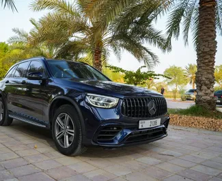 Autohuur Mercedes-Benz GLC300 2022 in in de VAE, met Benzine brandstof en 220 pk ➤ Vanaf 380 AED per dag.