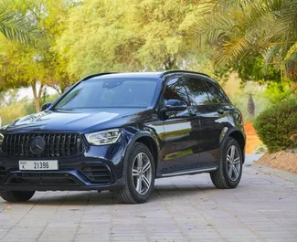 Vooraanzicht van een huurauto Mercedes-Benz GLC300 in Dubai, Verenigde Arabische Emiraten ✓ Auto #10845. ✓ Transmissie Automatisch TM ✓ 0 beoordelingen.