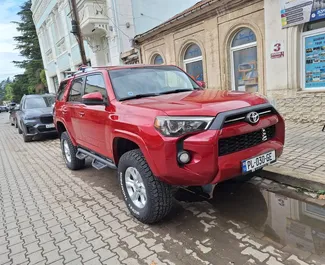 Benzine motor van 4,0L van Toyota 4 Runner 2016 te huur in Tbilisi.