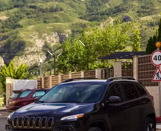 Benzine motor van 2,5L van Jeep Cherokee 2019 te huur in Tbilisi.