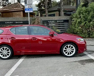 Interieur van Lexus CT200H te huur in Georgië. Een geweldige auto met 5 zitplaatsen en een Automatisch transmissie.