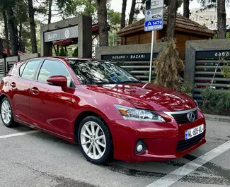 Lexus CT200H 2012 beschikbaar voor verhuur in Tbilisi, met een kilometerlimiet van onbeperkt.