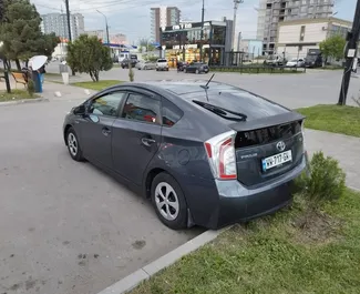 Autohuur Toyota Prius 2015 in in Georgië, met Hybride brandstof en 180 pk ➤ Vanaf 72 GEL per dag.