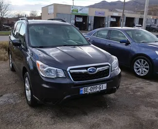 Vooraanzicht van een huurauto Subaru Forester in Tbilisi, Georgië ✓ Auto #10840. ✓ Transmissie Automatisch TM ✓ 0 beoordelingen.