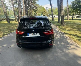 Diesel motor van 1,5L van BMW 220 Activ Tourer 2020 te huur in Budva.