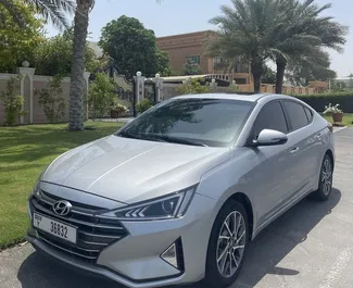 Vooraanzicht van een huurauto Hyundai Elantra in Dubai, Verenigde Arabische Emiraten ✓ Auto #10847. ✓ Transmissie Automatisch TM ✓ 0 beoordelingen.