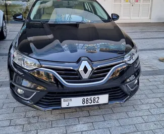 Vooraanzicht van een huurauto Renault Megane Sedan in Dubai, Verenigde Arabische Emiraten ✓ Auto #10848. ✓ Transmissie Automatisch TM ✓ 0 beoordelingen.