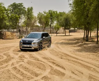 Autohuur Mitsubishi Outlander 2024 in in de VAE, met Benzine brandstof en 196 pk ➤ Vanaf 240 AED per dag.