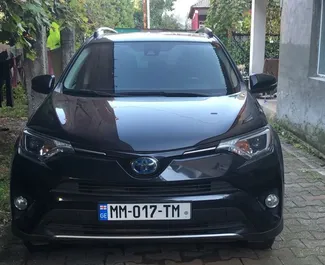 Vooraanzicht van een huurauto Toyota Rav4 in Batumi, Georgië ✓ Auto #10960. ✓ Transmissie Automatisch TM ✓ 0 beoordelingen.