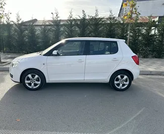 Autohuur Skoda Fabia #11083 Handmatig op de luchthaven van Tirana, uitgerust met 1,2L motor ➤ Van Enrigen in Albanië.