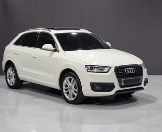 Vooraanzicht van een huurauto Audi Q3 in Durrës, Albanië ✓ Auto #11103. ✓ Transmissie Automatisch TM ✓ 0 beoordelingen.