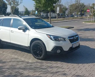 Benzine motor van 2,5L van Subaru Outback 2017 te huur in Tbilisi.