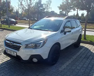 Vooraanzicht van een huurauto Subaru Outback in Tbilisi, Georgië ✓ Auto #10955. ✓ Transmissie Automatisch TM ✓ 0 beoordelingen.