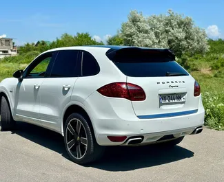 Verhuur Porsche Cayenne Turbo. Premium, Luxe, SUV Auto te huur in Georgië ✓ Borg van Zonder Borg ✓ Verzekeringsmogelijkheden TPL.