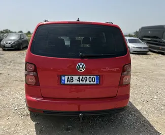 Verhuur Volkswagen Touran. Comfort, Minivan Auto te huur in Albanië ✓ Borg van Zonder Borg ✓ Verzekeringsmogelijkheden TPL, FDW, Diefstal, Buitenland.