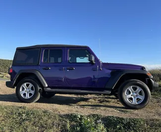 Jeep Wrangler 2023 met Aandrijving op alle wielen systeem, beschikbaar in Tbilisi.