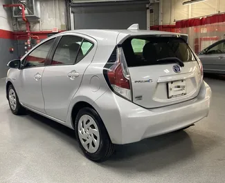 Toyota Prius C 2015 met Vooraandrijving systeem, beschikbaar in Batumi.