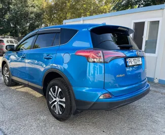 Benzine motor van 2,5L van Toyota Rav4 2017 te huur in Tbilisi.