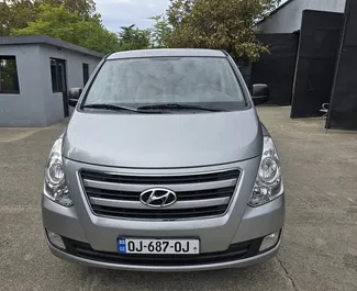 Autohuur Hyundai Starex 2017 in in Georgië, met Diesel brandstof en 150 pk ➤ Vanaf 185 GEL per dag.