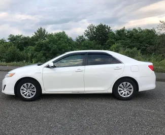 Autohuur Toyota Camry 2012 in in Georgië, met Hybride brandstof en 181 pk ➤ Vanaf 90 GEL per dag.