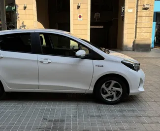 Verhuur Toyota Yaris. Economy, Comfort Auto te huur in Spanje ✓ Borg van Borg van 400 EUR ✓ Verzekeringsmogelijkheden TPL, Diefstal, Buitenland.