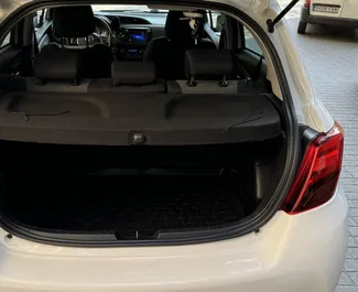 Toyota Yaris 2017 met Vooraandrijving systeem, beschikbaar in Barcelona.